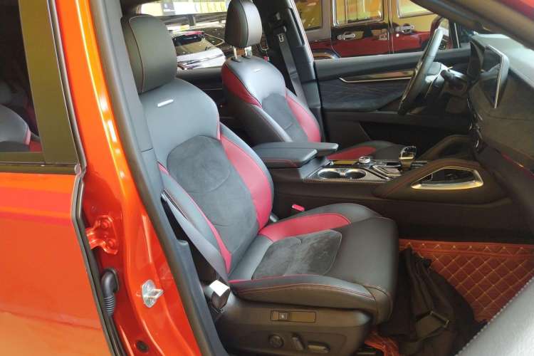 Used SAIC MAXUS D90 Pro 2020 2.0T Diesel 4x4 Alashan Edition 7-Seater
