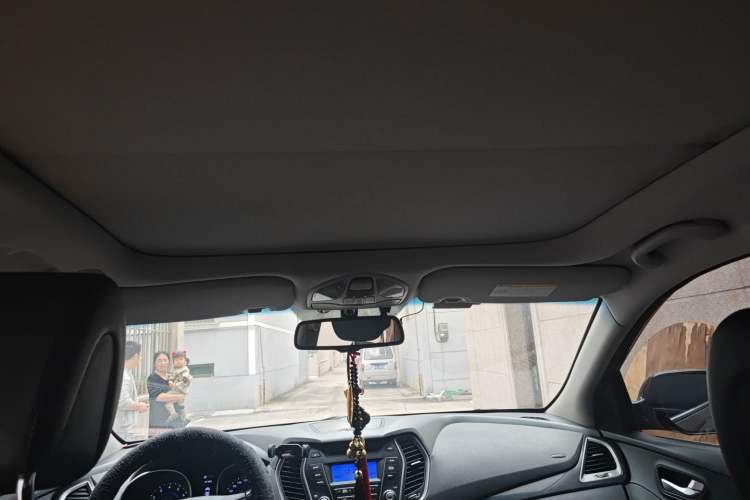 Used Hyundai Santa Fe 2013 2.4L Automatic Two-Wheel Drive Smart Version