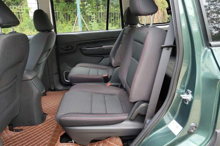 Used SWM Dahu 2022 1.5L Manual Elite Version 7 Seats
