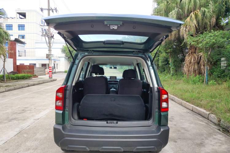 Used SWM Dahu 2022 1.5L Manual Elite Version 7 Seats
