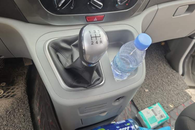 Used JAC M3 2018 1.6L Express Edition 7-Seater Gear Lever