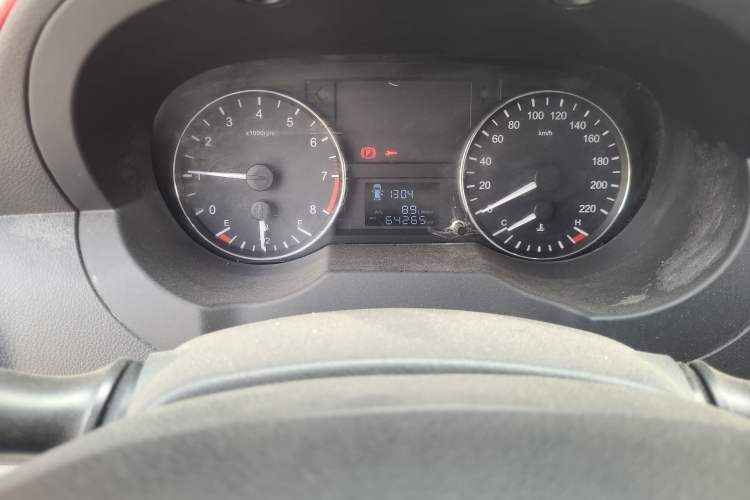 Used JAC M3 2018 1.6L Express Edition 7-Seater Odometer Close Up