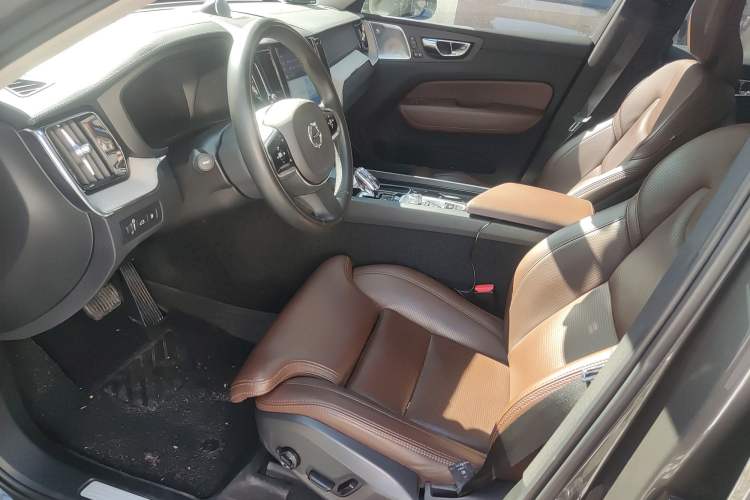 Used Volvo XC60 New Energy 2019 T8 e-Drive Hybrid Prestige Luxury Edition China VI Standard
