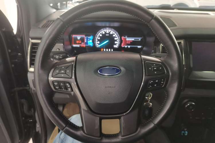 Used Ford Everest 2017 2.0T Gasoline Automatic 4x4 Flagship Edition 7 Seats