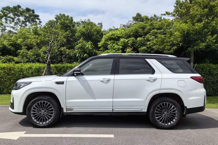 Used Changan CS95 2021 2.0T Two-Wheel Drive Luxury Version
