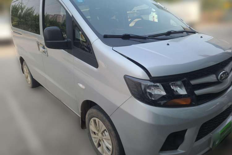 Used JAC M3 2018 1.6L Express Edition 7-Seater Front Right 45 Deg