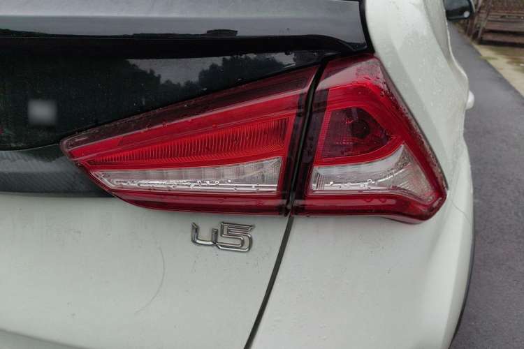 Used Luxgen U5 SUV 2017 1.6L CVT Knight Edition
