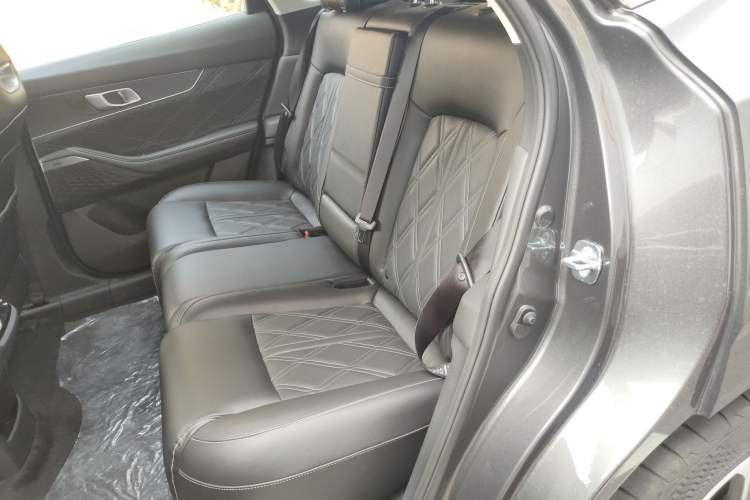 Used Changan UNI-K 2023 2.0T Two-Wheel Drive Yue Ling Trim