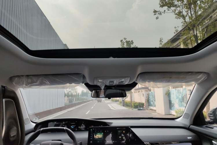 Used Changan UNI-K 2023 2.0T Two-Wheel Drive Yue Ling Trim