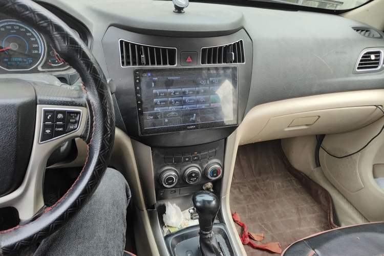 Used Haima S7 2013 2.0L Automatic ZhiShang Version
