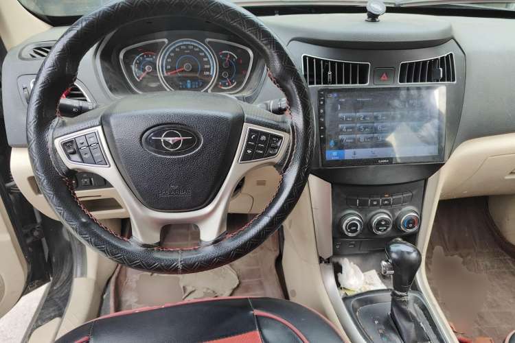 Used Haima S7 2013 2.0L Automatic ZhiShang Version
