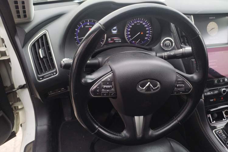 Used Infiniti Q50 2014 2.0T Comfort Edition
