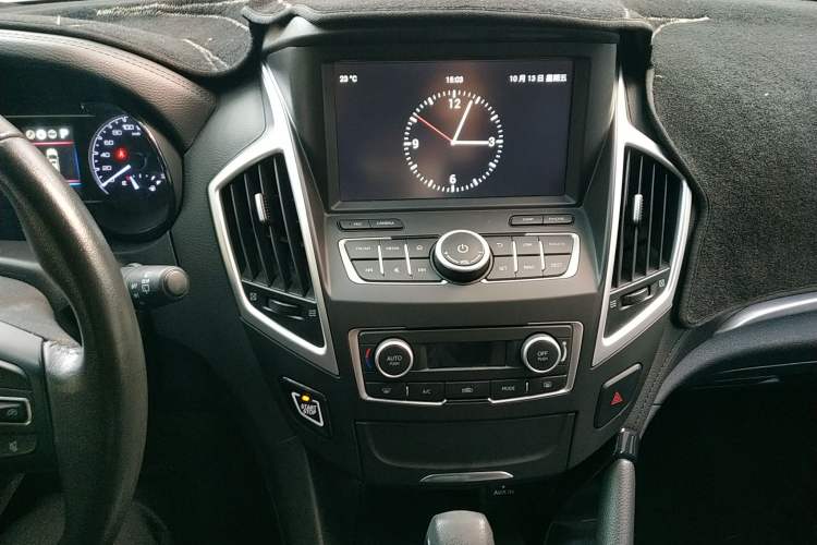 Used Dongfeng Aeolus AX7 2016 2.0L Automatic Zhiyi Trim
