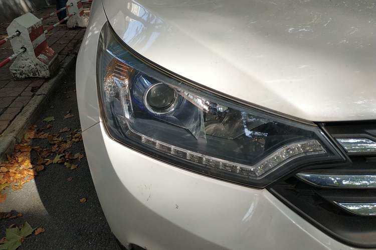 Used Dongfeng Aeolus AX7 2016 2.0L Automatic Zhiyi Trim
