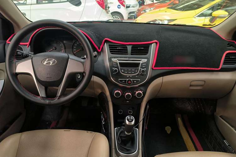 Used Hyundai Verna (older generation) 2014 1.4L Manual Smart GLS Trim