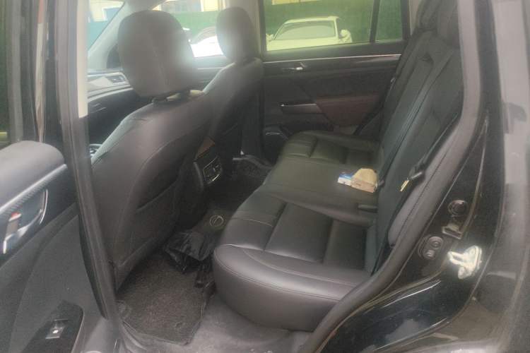 Used GAC Trumpchi GS7 2017 320T Two-Wheel-Drive Luxury Smart Connectivity Model
