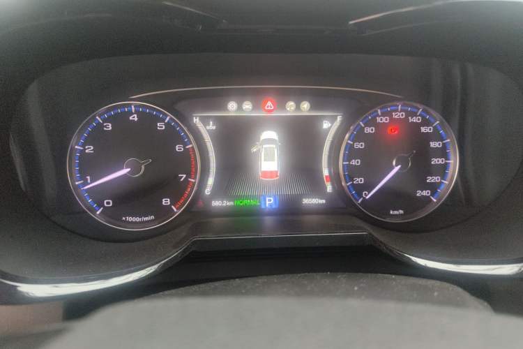 Used GAC Trumpchi GS7 2017 320T Two-Wheel-Drive Luxury Smart Connectivity Model
