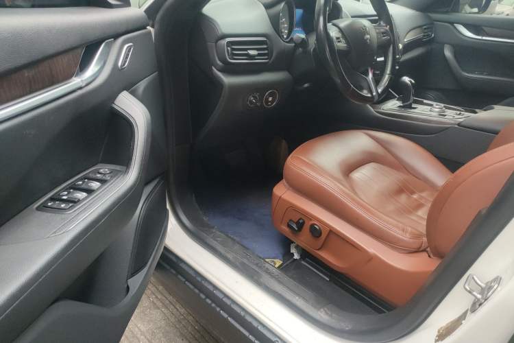 Used Maserati Levante 2018 3.0T Classic Edition Driver Seat