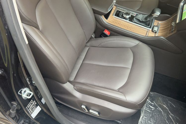 Used Roewe RX8 2018 30T Smart Connectivity Four-Wheel Drive Flagship Edition
