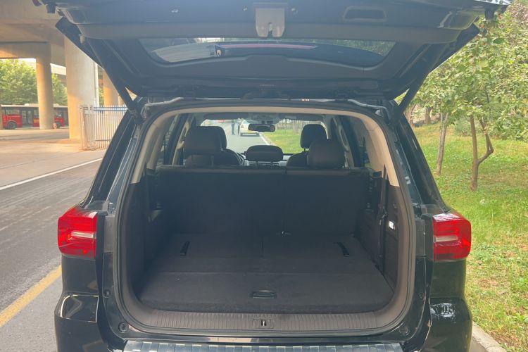 Used Roewe RX8 2018 30T Smart Connectivity Four-Wheel Drive Flagship Edition
