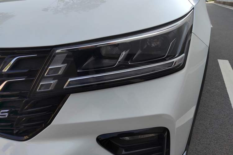 Used Wuling Alvez 2022 1.5T CVT Trendy & Cool Edition