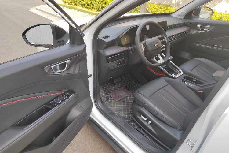 Used Wuling Alvez 2022 1.5T CVT Trendy & Cool Edition