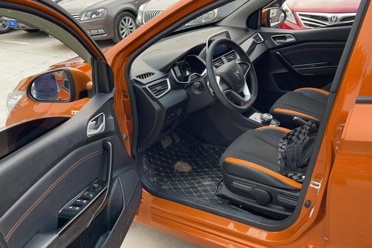 Used Baojun 310 2017 1.5L Automatic Fashion Model
