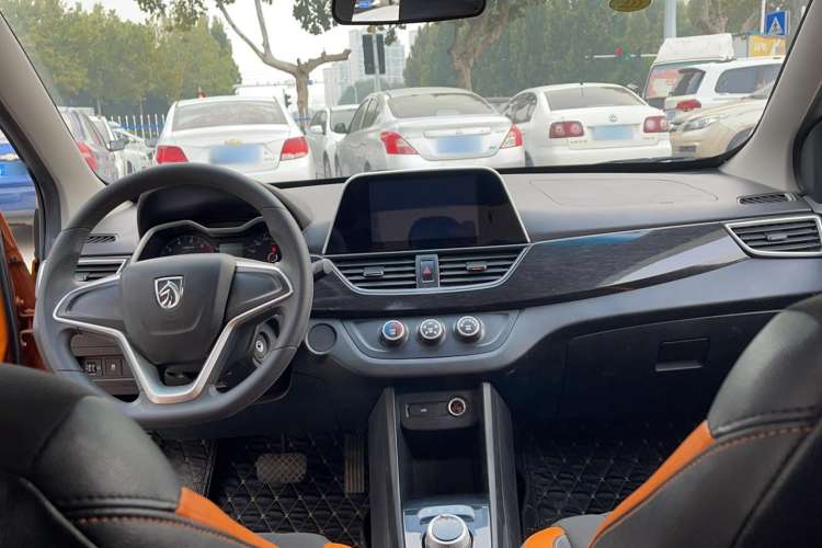 Used Baojun 310 2017 1.5L Automatic Fashion Model
