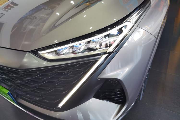 Used Roewe RX9 2023 2.0T Two-Wheel Drive Enjoyment Version
