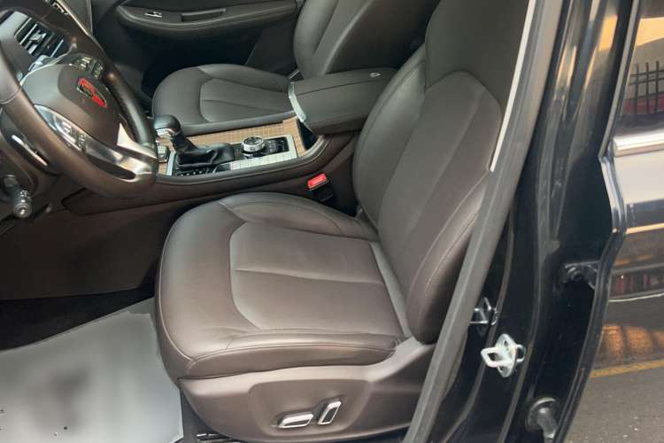 Used Roewe RX8 2018 30T Smart Connectivity Four-Wheel Drive Flagship Edition
