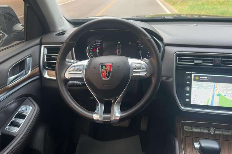 Used Roewe RX8 2018 30T Smart Connectivity Four-Wheel Drive Flagship Edition
