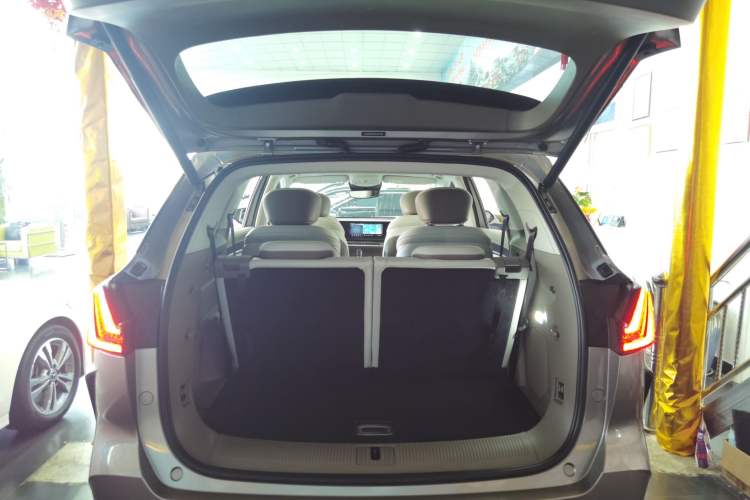 Used Roewe RX9 2023 2.0T Two-Wheel Drive Enjoyment Version
