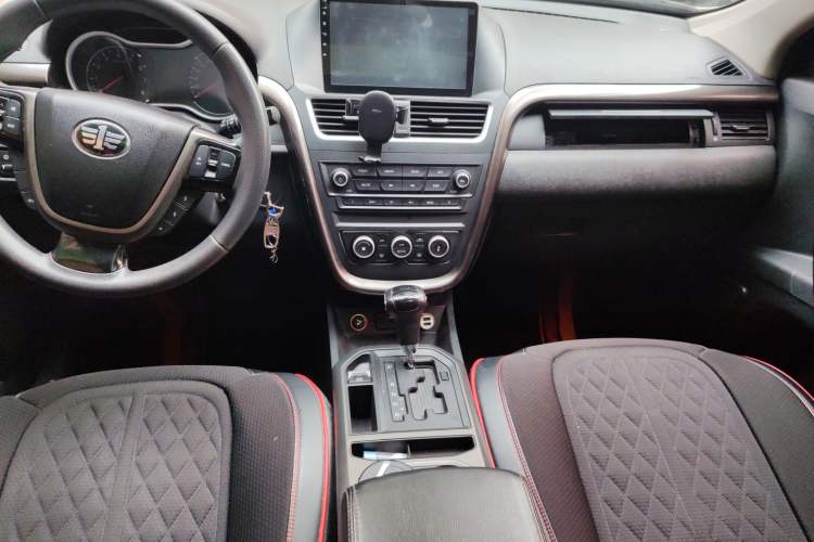 Used Bestune X80 2017 2.0L automatic Technology trim level