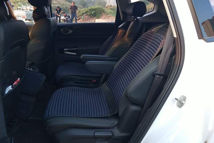 Used Baojun RM-5 2019 1.5T Manual Elite Version with 24-Hour Online Service 6 Seats
