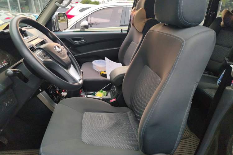 Used Leopaard Q6 2015 2.4L Manual 4x4 Excellence Edition
