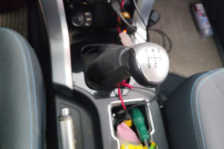 Used Leopaard Q6 2015 2.4L Manual 4x4 Excellence Edition
