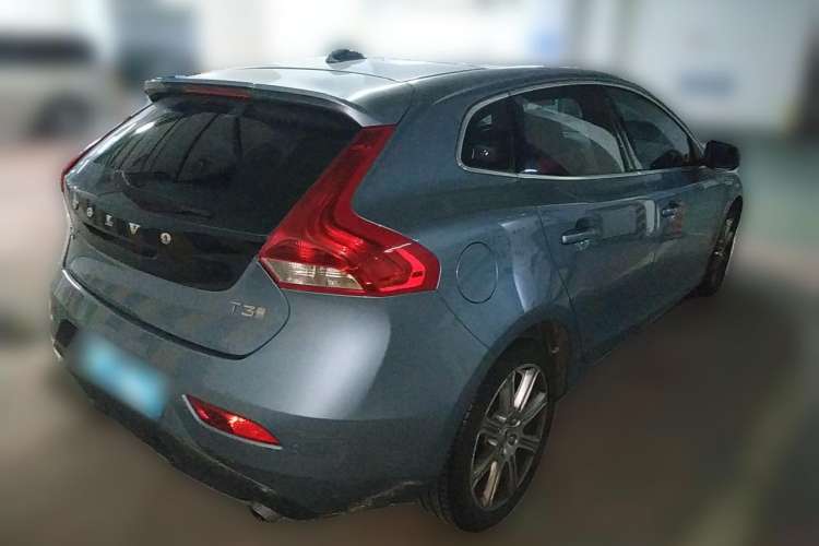 Used Volvo V40 2019 T3 Smart Luxury Edition