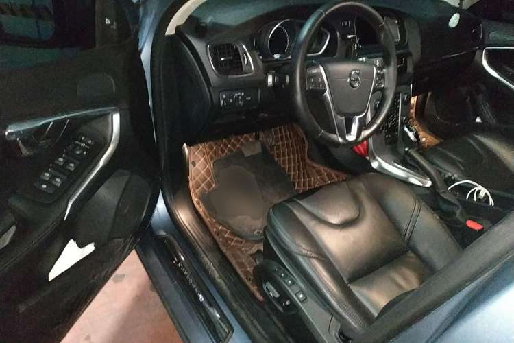 Used Volvo V40 2019 T3 Smart Luxury Edition