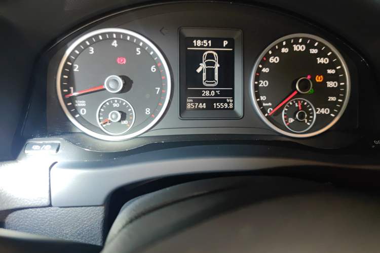 Used Volkswagen Tiguan 2014 1.8TSI Automatic 2WD 30th Anniversary Edition Odometer Close Up