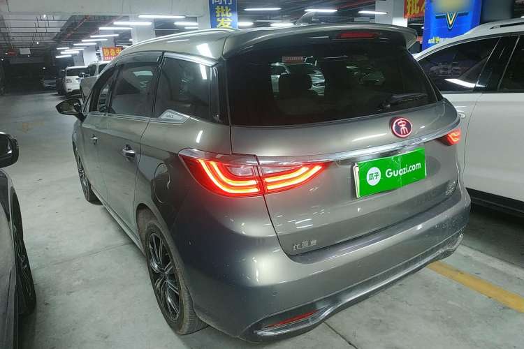 Used BYD Song MAX New Energy 2019 DM 1.5T Smart Connect Zhiyao Model 6-Seater China V Emission Standard
