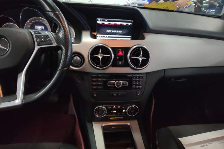 Used Mercedes-Benz GLK-Class 2015 GLK 300 4MATIC Fashion Edition Ultimate Version
