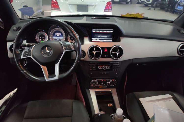 Used Mercedes-Benz GLK-Class 2015 GLK 300 4MATIC Fashion Edition Ultimate Version
