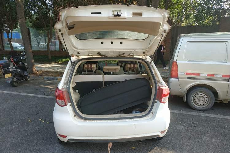 Used BAIC Off-Road E Series 2013 Hatchback 1.5L Automatic Lotte Edition