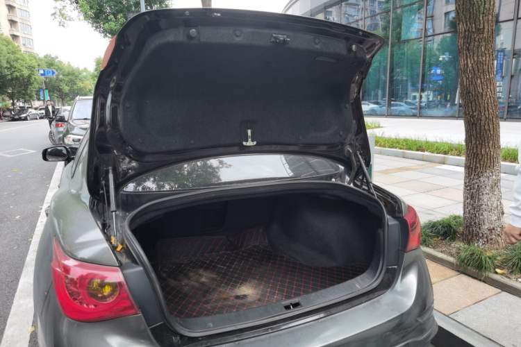 Used Infiniti Q50 2014 3.7L Luxury Sport Edition