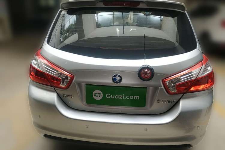 Used Venucia R50 2013 1.6L Automatic Fashion Edition