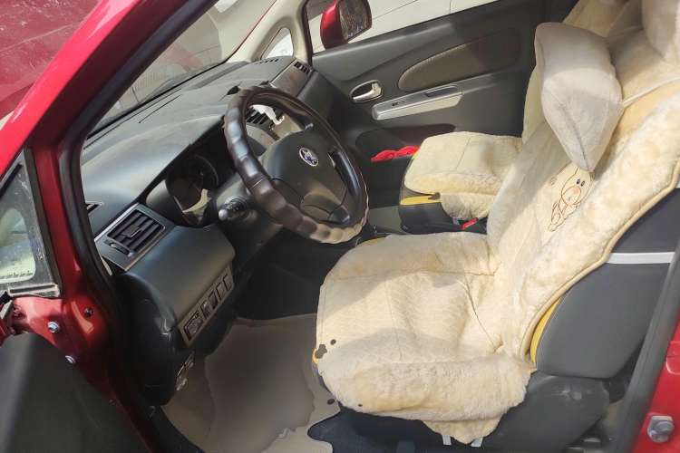 Used Venucia R50X 2013 1.6L Automatic Model
