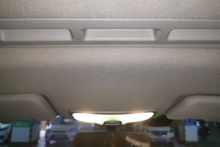Used Roewe 350 2010 350C 1.5L Automatic Xunyi Edition
