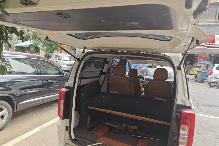 Used Dongfeng Fengon E380 2023 Standard Edition – Comfort Model 7 Seats