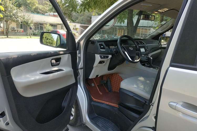 Used Huasong 7 2015 2.0T Automatic Comfort Model