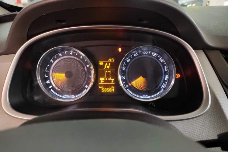 Used Chevrolet Sail 2015 Sail 3 1.5L AMT Happiness Sunroof Edition
